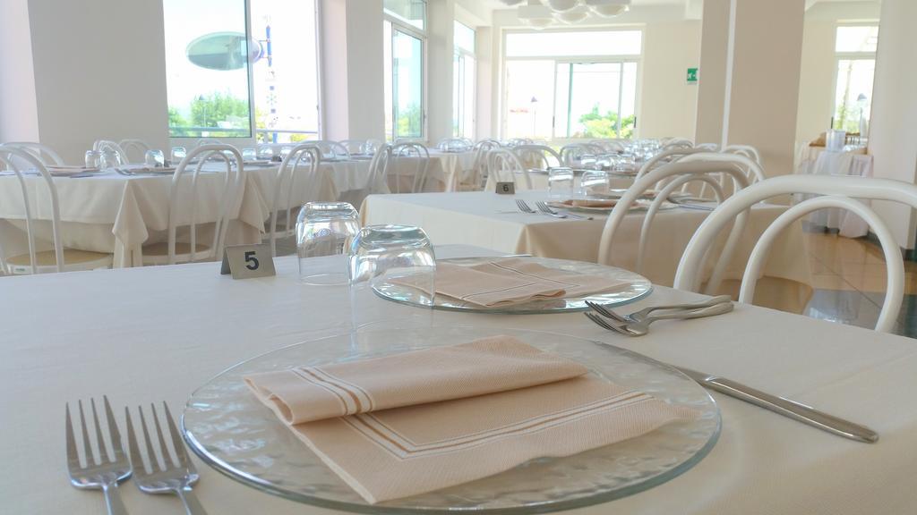 Hotel Delfino Μιλάνο Μαριτίμα Εξωτερικό φωτογραφία