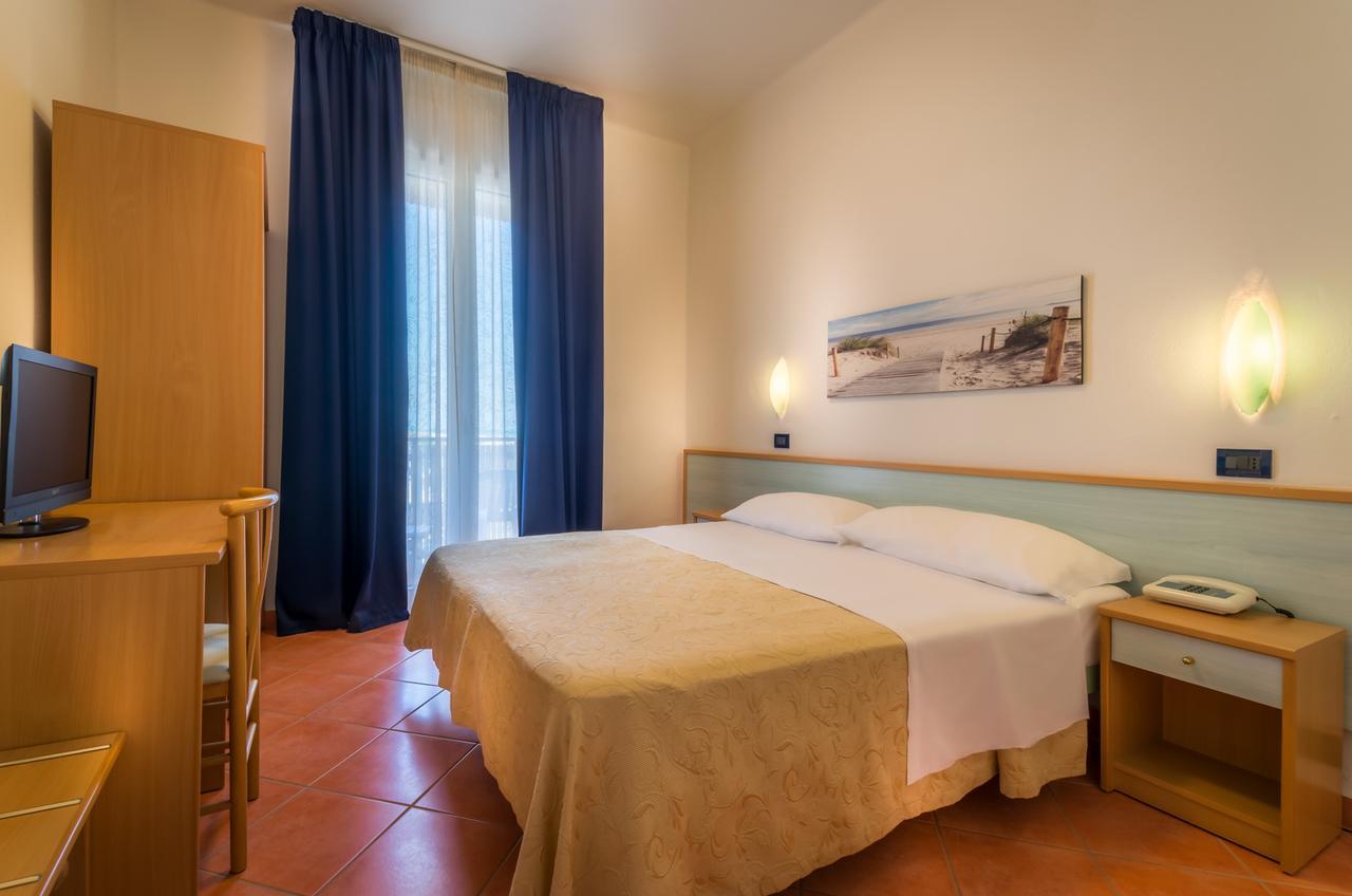 Hotel Delfino Μιλάνο Μαριτίμα Εξωτερικό φωτογραφία